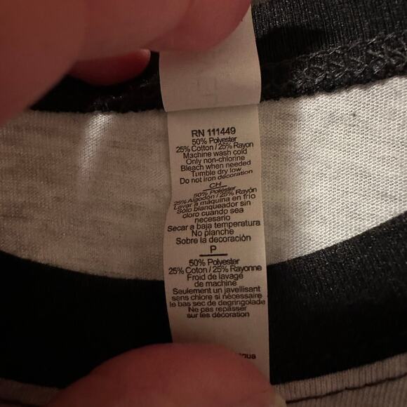 Women's Rose "LOVE" Black and Gray Raglan Shirt Size L - Picture 4 of 6